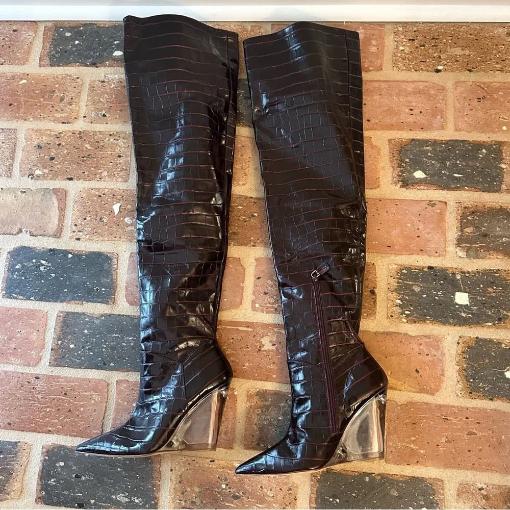 STUART WEITZMAN BURGUNDY LUCITE 100 WEDGE BOOT NWOT Size 7.5 - Picture 4 of 7